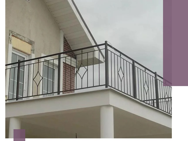 Изготовление балконных ограждений в Чернушке из металла и стекла