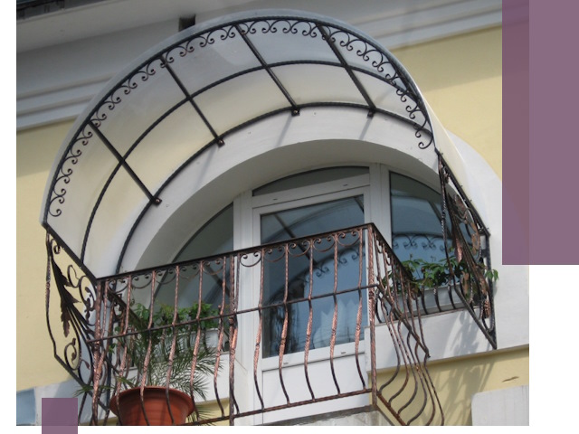 Козырьки над балконом в Чернушке — изготовление и монтаж